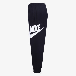 Nike Sportswear Club 