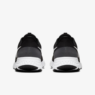 Nike Revolution 5 