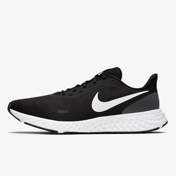 Nike Revolution 5 
