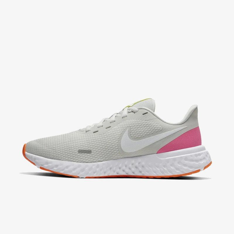 run patike wmns nike revolution 5