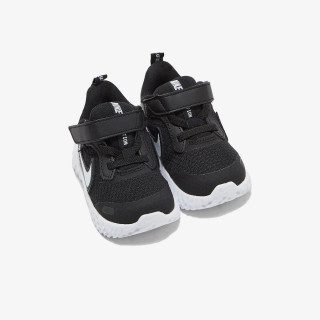 Nike Revolution 5 