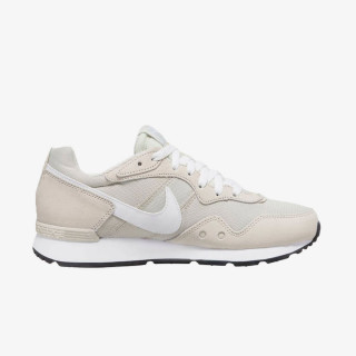 Nike Venture Runner 