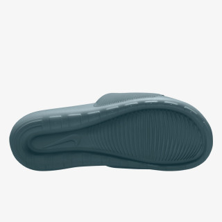 Nike VICTORI ONE 