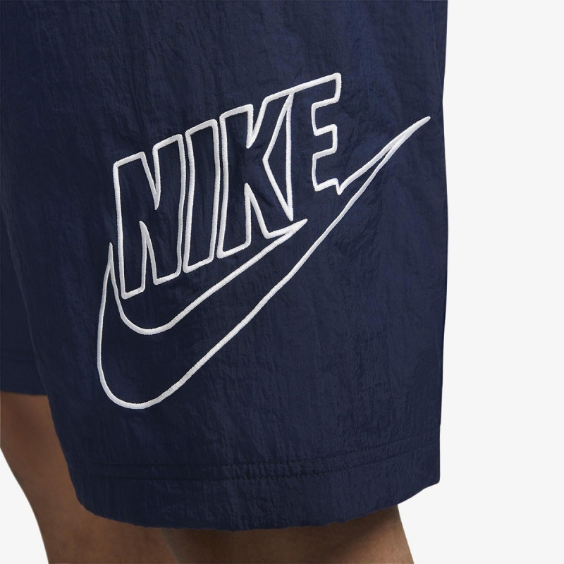 Nike Sportswear Alumni 