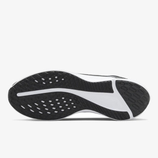 Nike Quest 5 