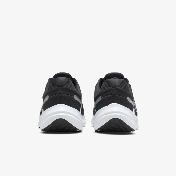 Nike Quest 5 