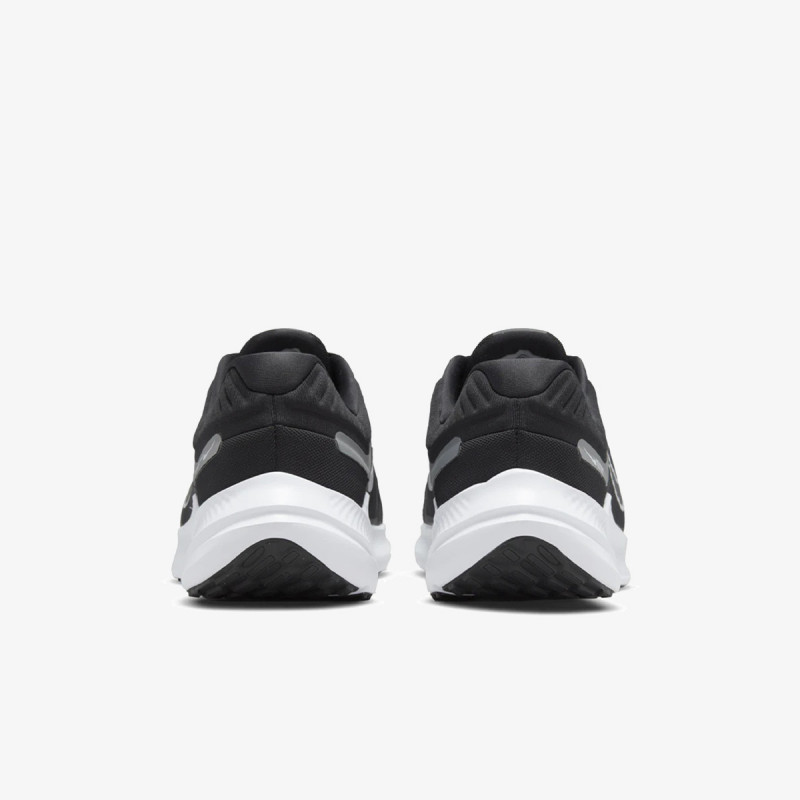 Nike Quest 5 