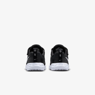 Nike Revolution 6 