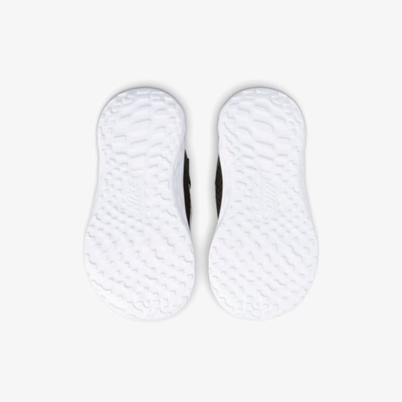 Nike Revolution 6 