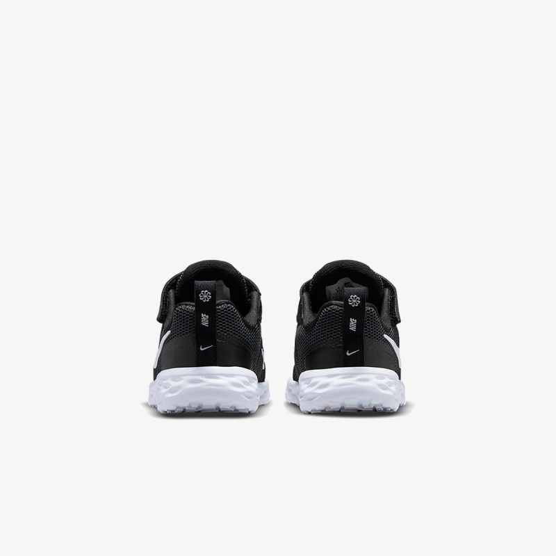 Nike Revolution 6 