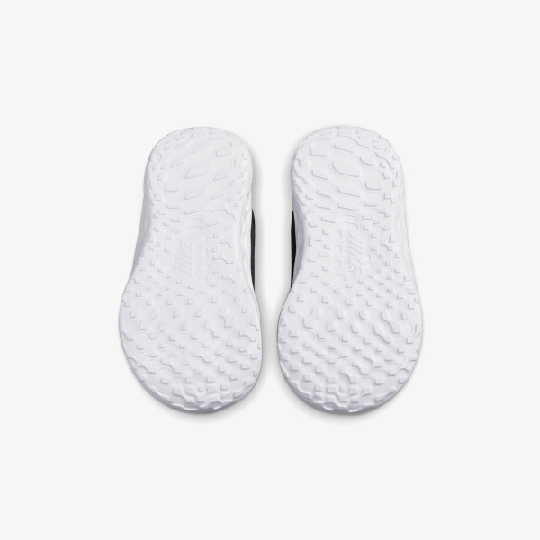 Nike Revolution 6 Next Nature 