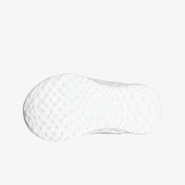 Nike Revolution 6 