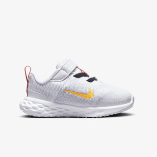 NIKE Revolution 6 