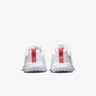 NIKE Revolution 6 