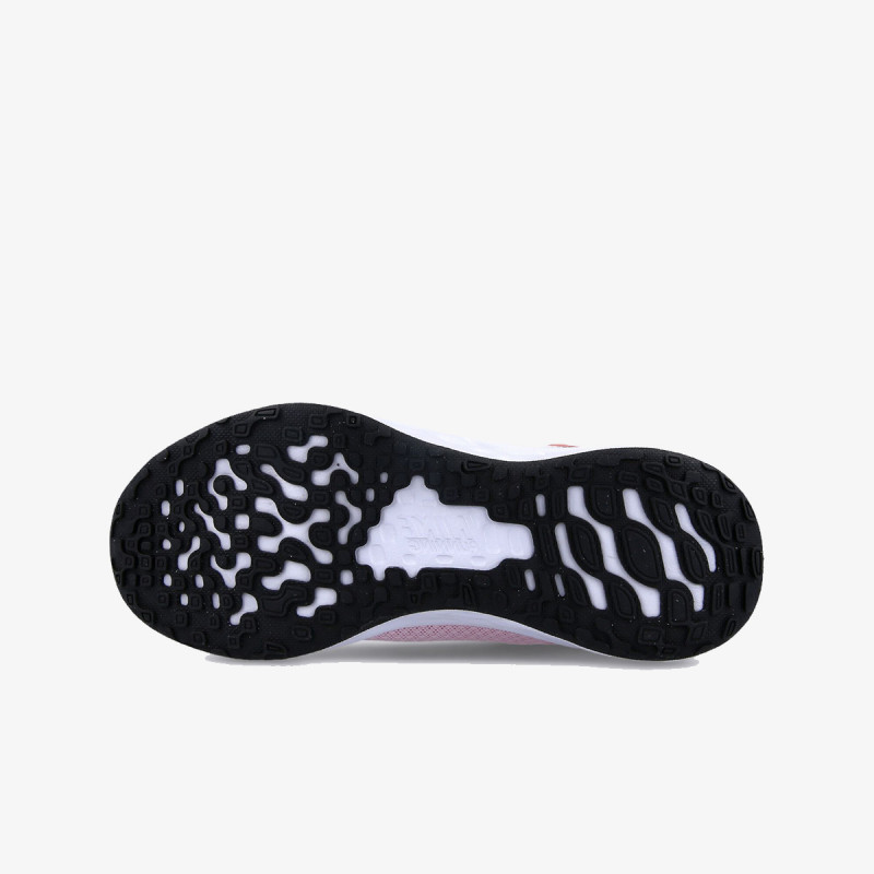 Nike Revolution 6 