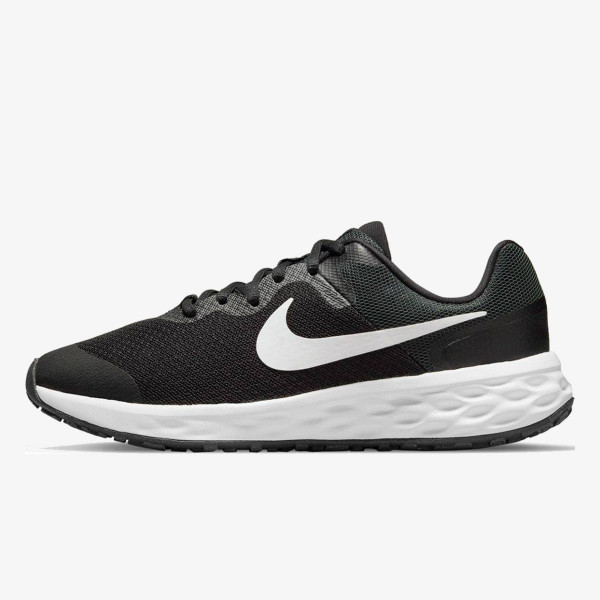 Nike Revolution 6 
