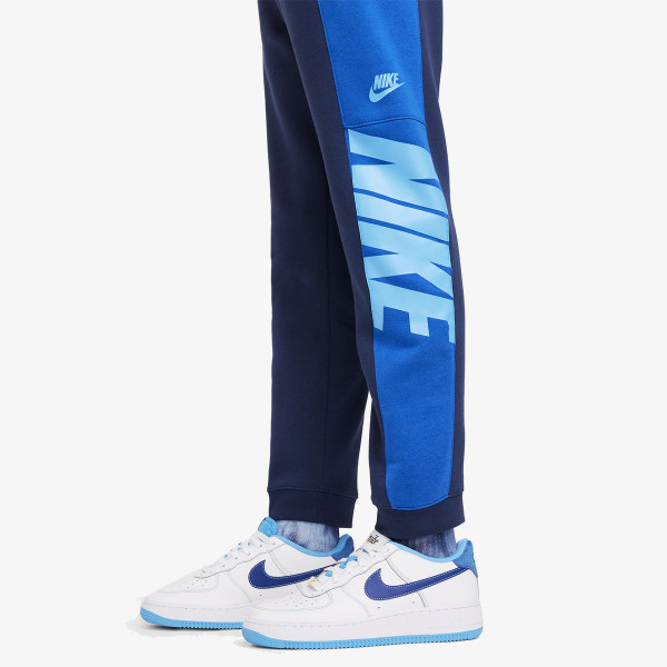Nike Sportswear 