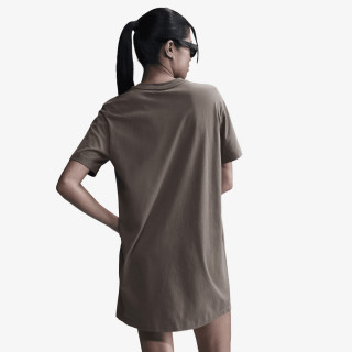 Nike Essential 