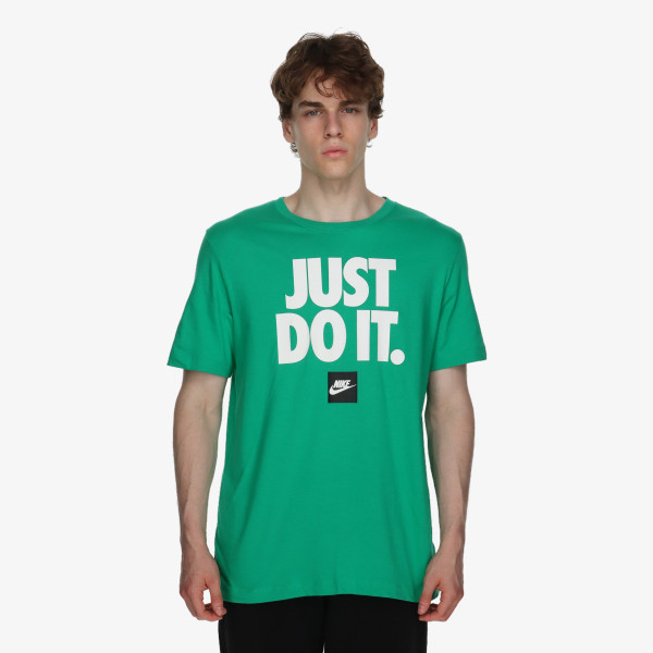 Nike Sportswear 