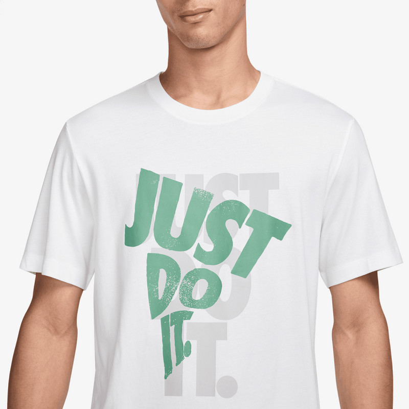 Nike Sportswear 