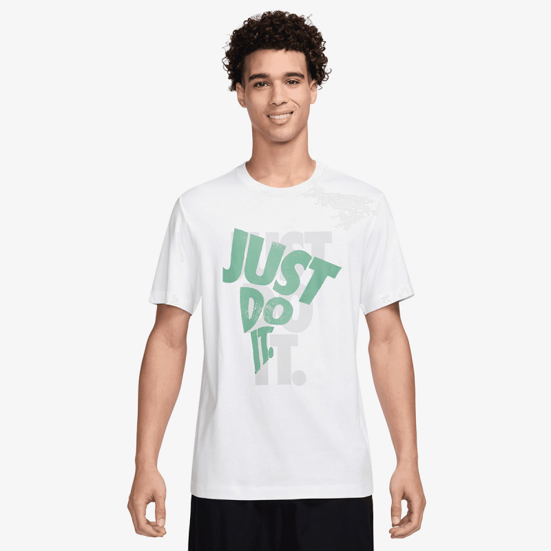 Nike Sportswear 