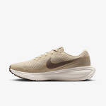 Nike Revolution 8 