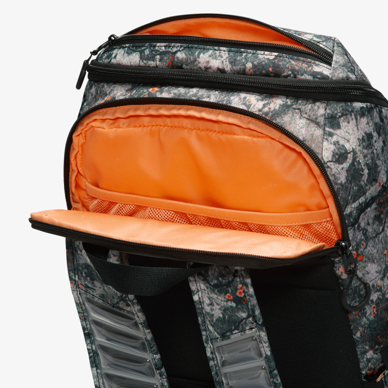 NK VARSITY ELITE BKPK-AOP SU26 